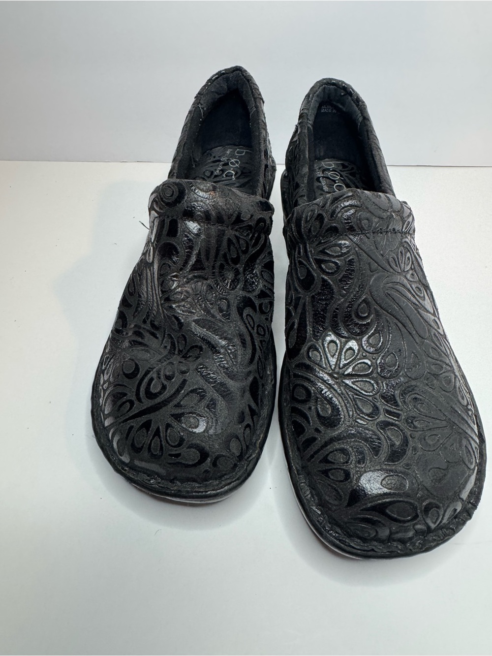 B.O.C Black Leather Embossed Paisley Clogs Women's Size 9M